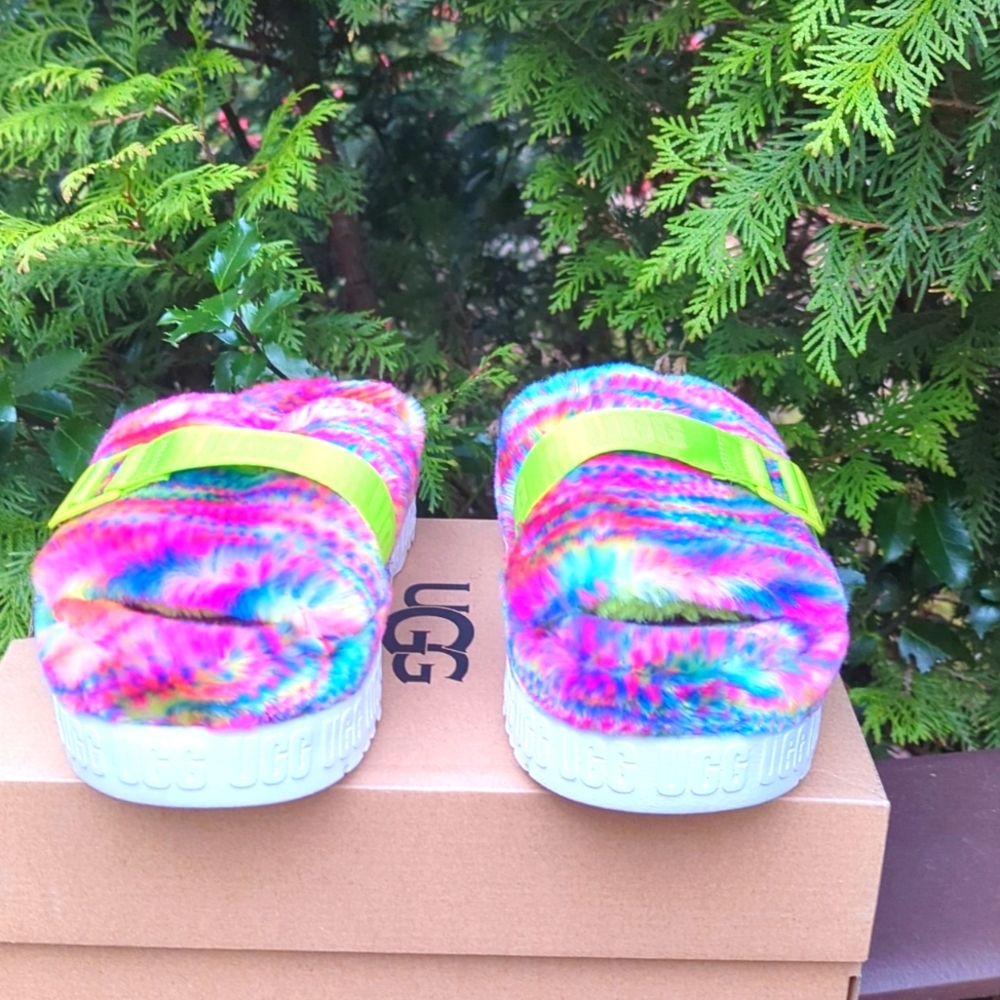 UGG Multicolor Fluffy Sandals - Picture 12 of 13